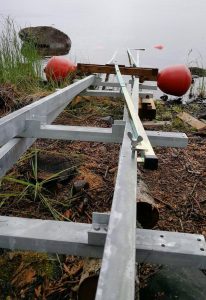 Sektioner av båtslip i närbild