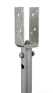 U-konsol monterad på skruvpåle