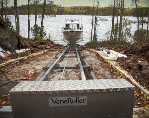 EasyBoatRoller båtslip med en Quicksilver 675 Pilothouse