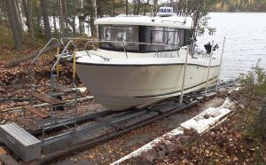 EasyBoatRoller båtslip vr3500 med en Quicksilver 675 Pilothouse