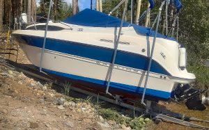 EasyBoatRoller båtslip vr3500 med en Bayliner 245