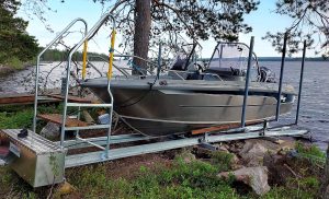 Easyboatroller båtslip med en Yamarin Cross 49BR