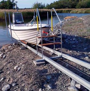 Easyboatroller båtslip vr700 med en Sandström 495