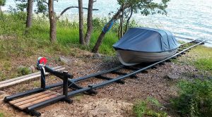 Båtslip S är avsedd för mindre v-bottenbåtar vb-250S