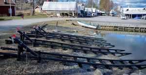 Båtslip M är avsedd för medelstora v-bottenbåtar vb-500M