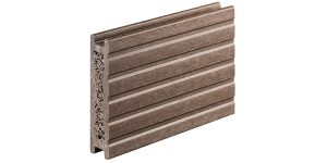 Bild på däcksplanka från Neular, återvunnen plast i brun