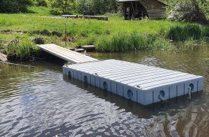 Bild på modulponton F1500 som badbrygga, villabrygga