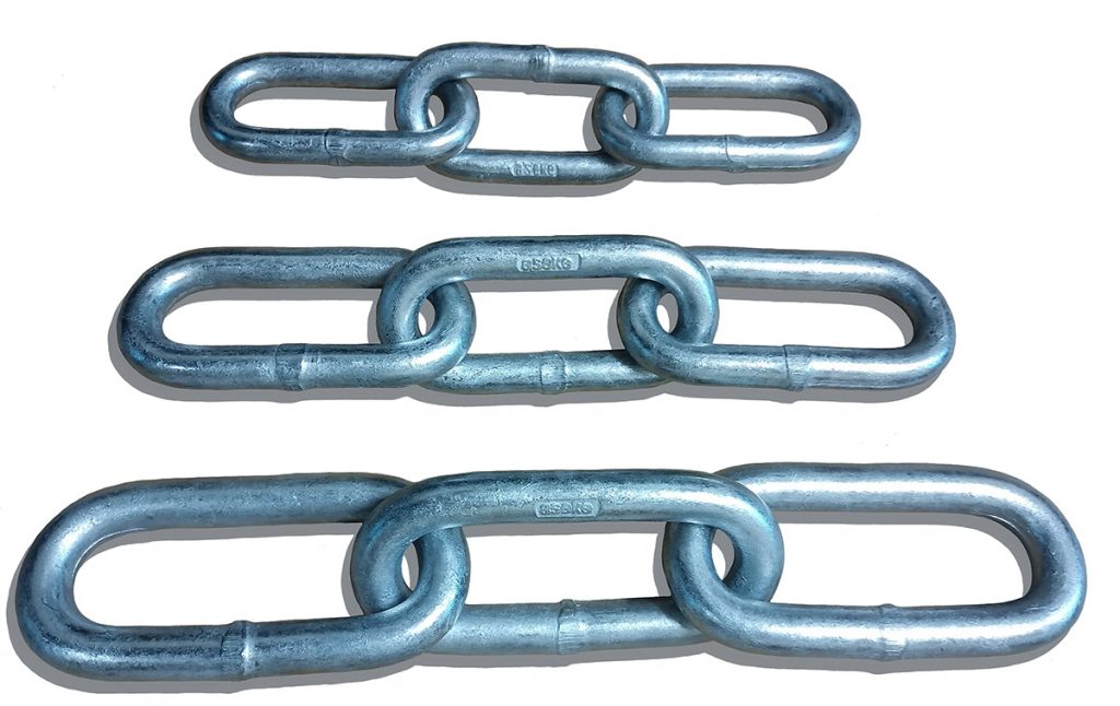 Rekommenderad produkt: ASEKE™ varmgalvaniserad kätting 16 mm – certifierad enligt DIN 763 / G40 och anpassad för flytbryggor.