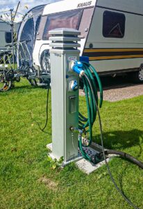 elstolpe-T4-avloppsplatta-slanghållare-2