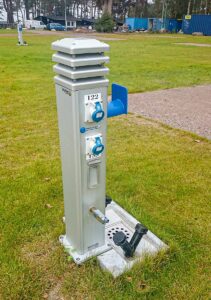 elstolpe-T4-avloppsplatta-slanghållare